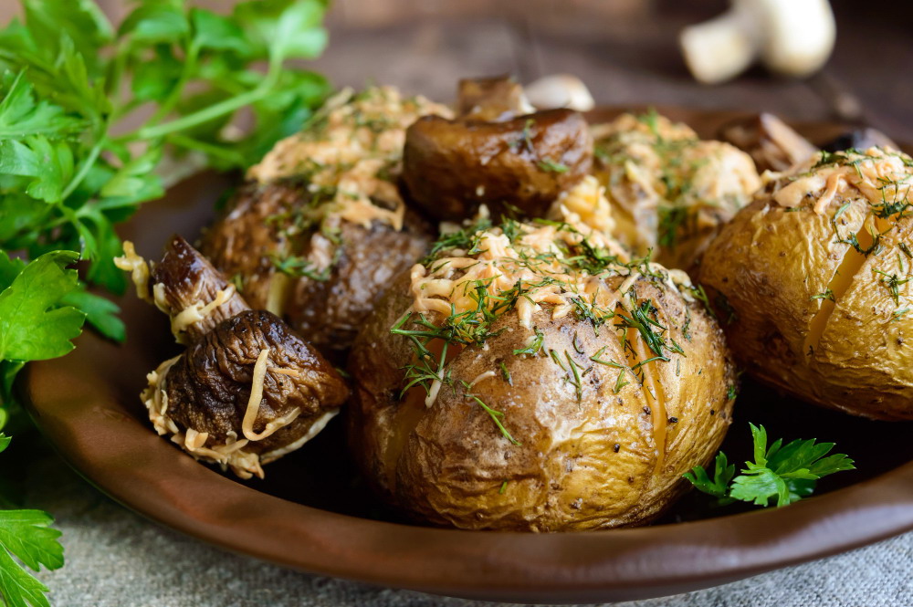 Картофель фаршированный грибами Картофель фаршированный грибами